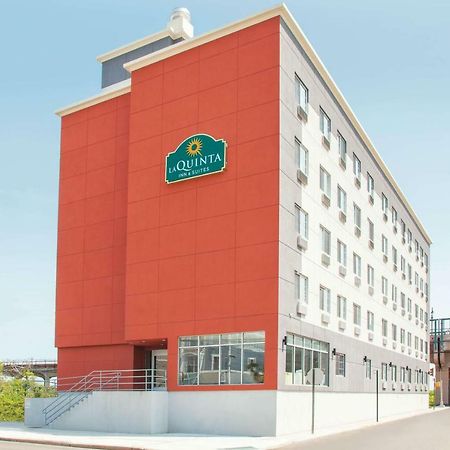 La Quinta Inn & Suites Far Rockaway - Beach Hotel New York Eksteriør billede