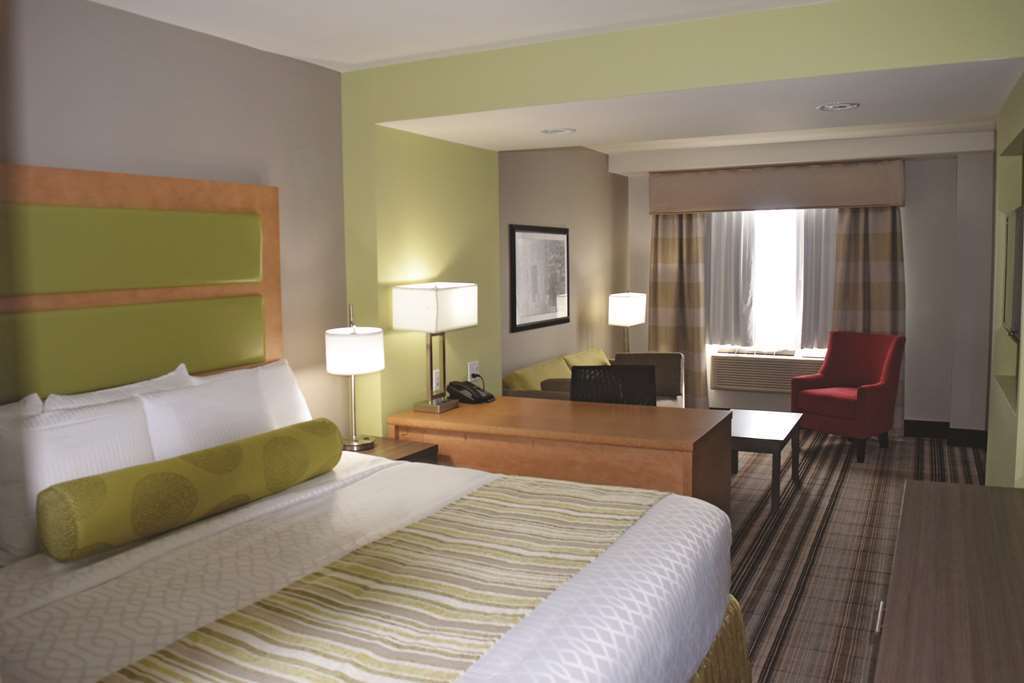 La Quinta Inn & Suites Far Rockaway - Beach Hotel New York Værelse billede