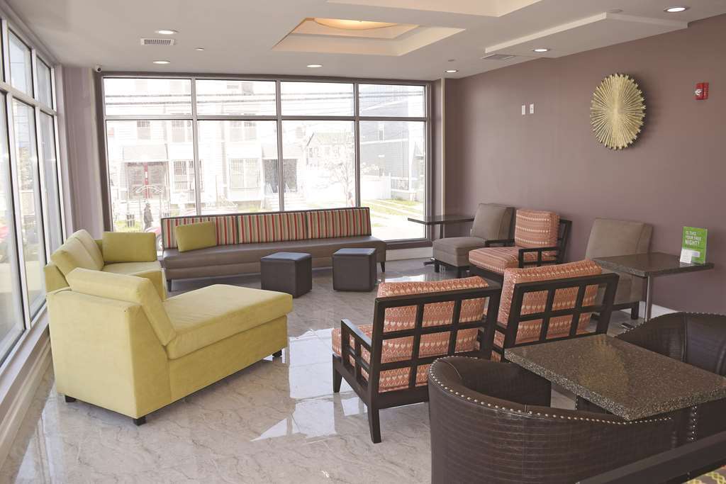 La Quinta Inn & Suites Far Rockaway - Beach Hotel New York Interiør billede