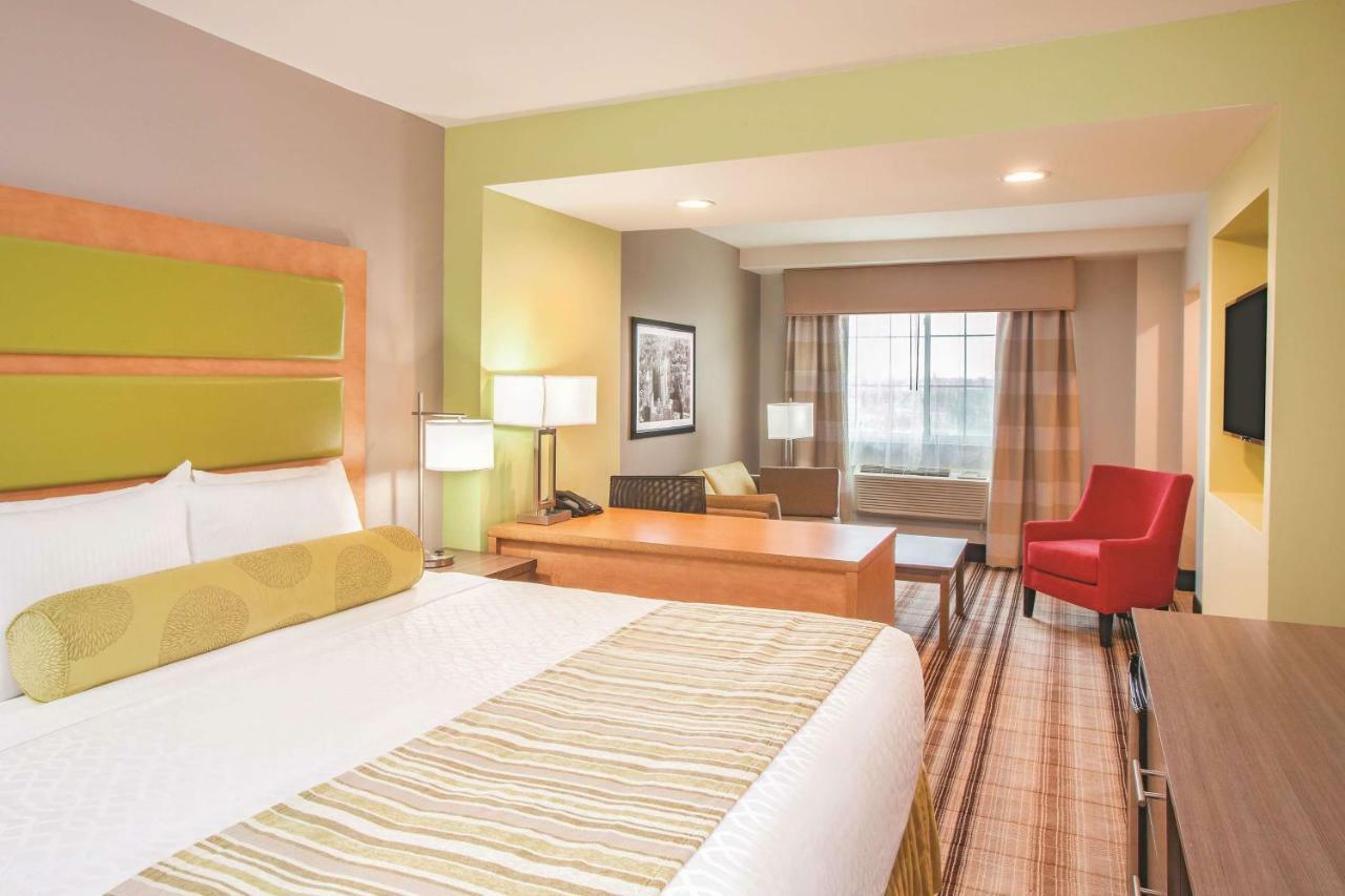La Quinta Inn & Suites Far Rockaway - Beach Hotel New York Eksteriør billede